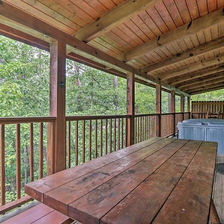 Cabin With Deck And Fireplace Less Than 3 Mi To Dollywood! Pigeon Forge Esterno foto