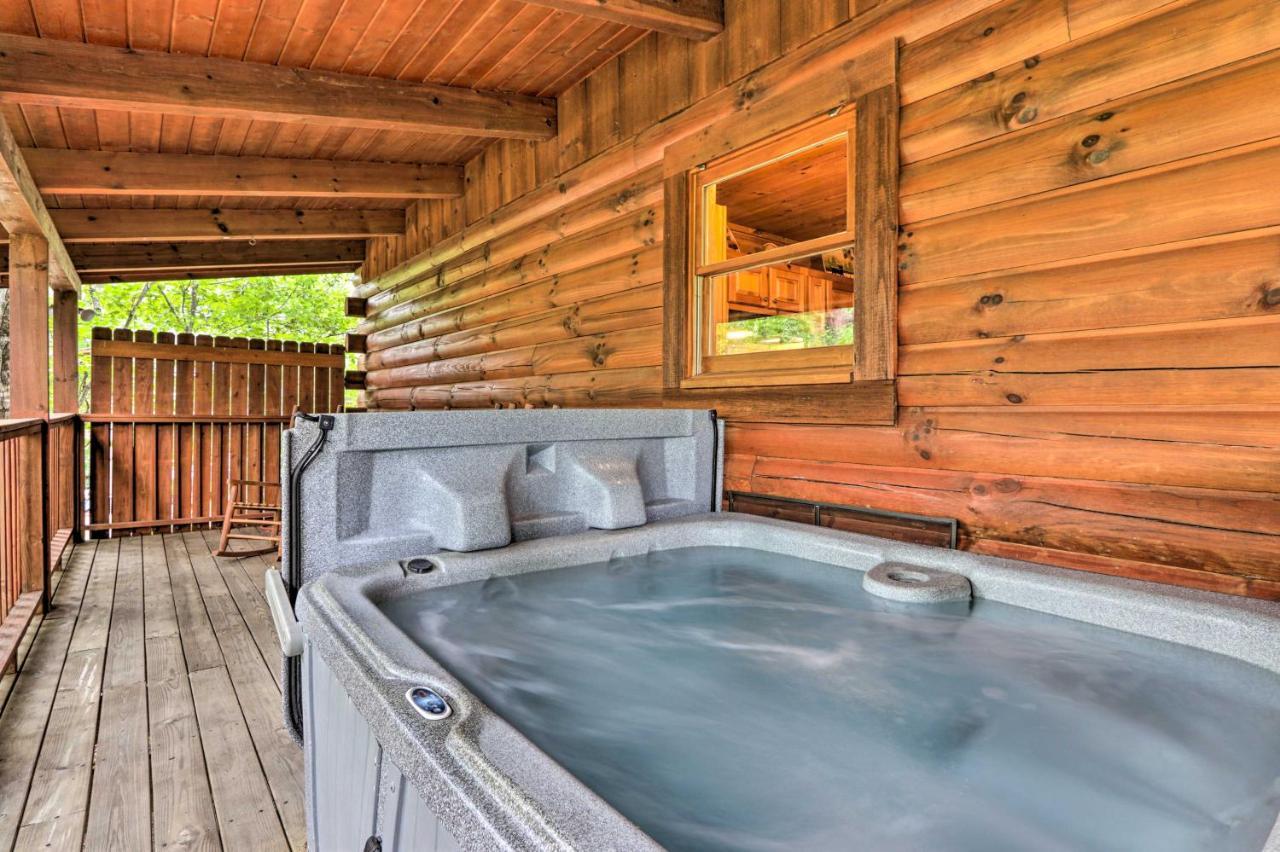 Cabin With Deck And Fireplace Less Than 3 Mi To Dollywood! Pigeon Forge Esterno foto