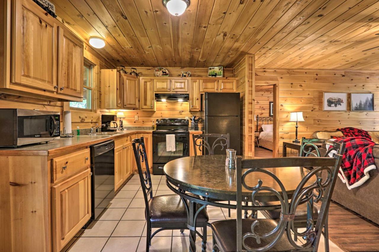 Cabin With Deck And Fireplace Less Than 3 Mi To Dollywood! Pigeon Forge Esterno foto