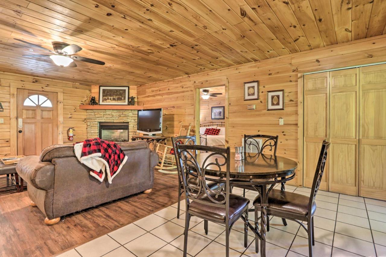Cabin With Deck And Fireplace Less Than 3 Mi To Dollywood! Pigeon Forge Esterno foto